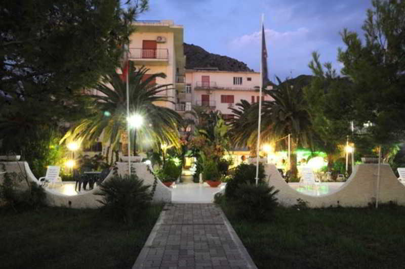 Hotel Mondial Praia a Mare Exterior foto